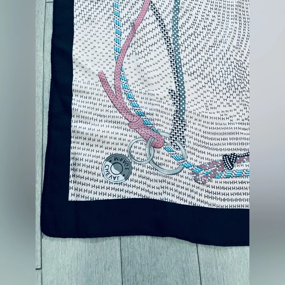 LARGE HERMÈS 68x34 SCARF MIRAGE CHEVAL - Picture 3 of 10